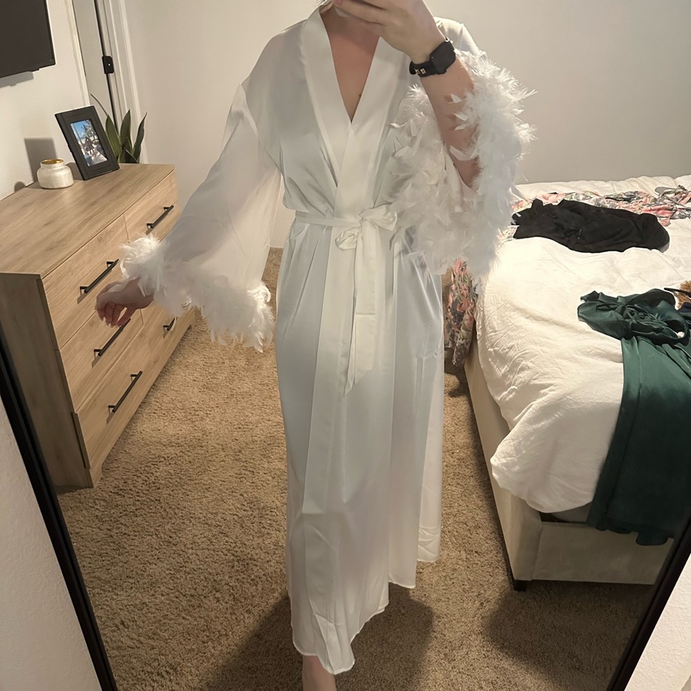 Belle and Bloom wedding day robe